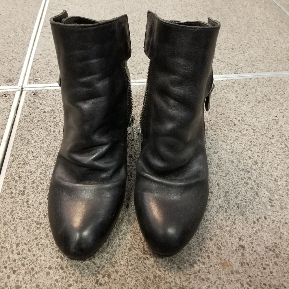 Naya Fillie Black Slouch Bootie 8.5 - Picture 2 of 6